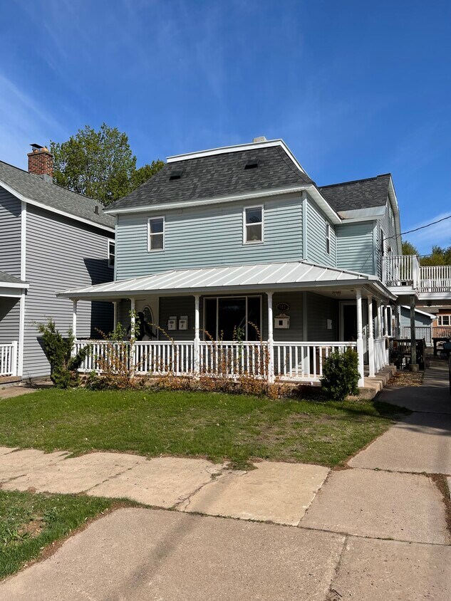 302 W Clark St Unit 3, Negaunee, MI 49866 Apartments in Negaunee, MI