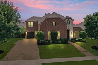 Building Photo - 2820 Annandale Dr