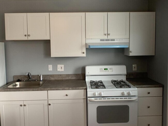 Foto del edificio - 4169 Labyrinth Rd