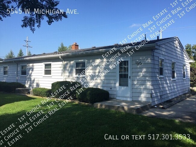 Building Photo - Well Maintained 3-BDR 1-BTH Duplex in West...