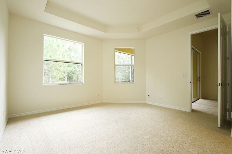 Building Photo - 1315 Mariposa Cir