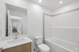 2BD, 2BA - 660SF - 1st Bathroom - Luma