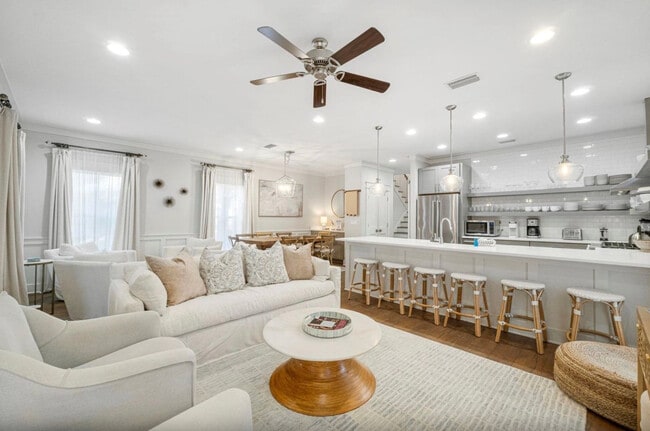 Building Photo - 587 Patina Blvd