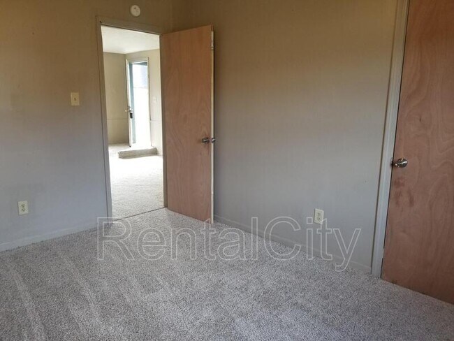 Foto del edificio - 276 Greenfield Dr