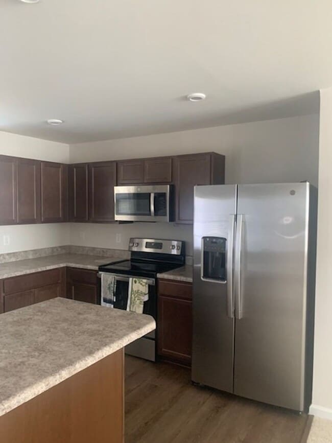 Building Photo - Single Family Home