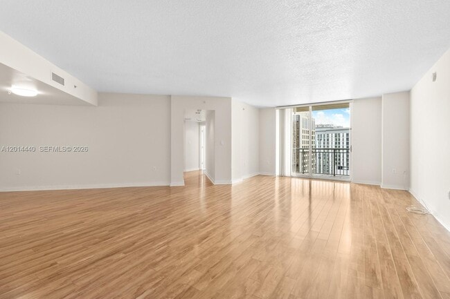 Foto del edificio - 9055 SW 73rd Ct