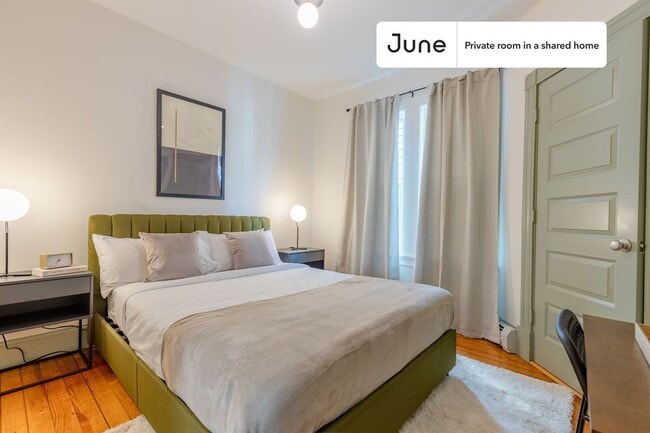 Building Photo - Room in Shared 4 bed/1 bath home