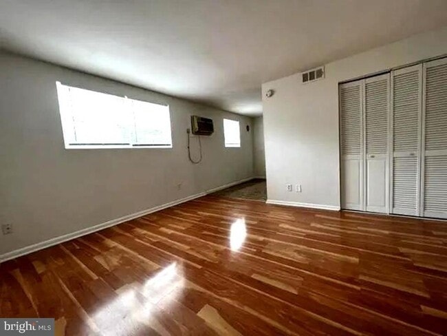 Building Photo - 5711 Erdrick St