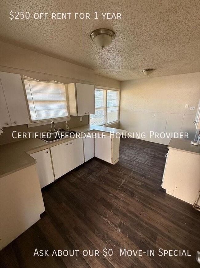 Building Photo - 1918 47th St