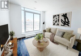 Building Photo - 705 Davis Dr