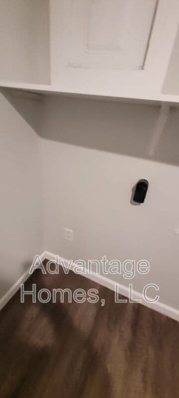 Building Photo - 11214 Crystal Ave