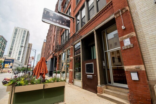 Building Photo - 123 N Jefferson St