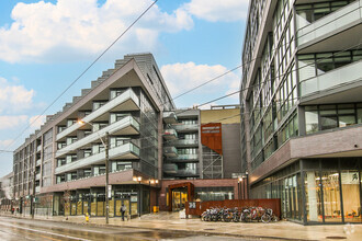 Building Photo - 36 Howard Park Ave