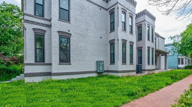 Photo - 824 I St NE Apartment