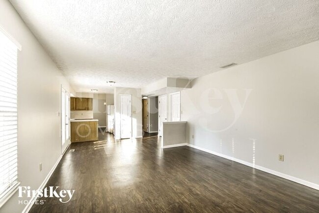 Building Photo - 3661 Crickwood Cir