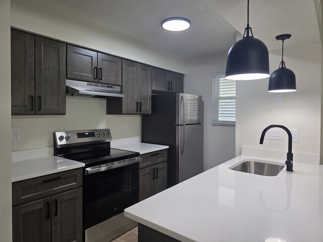 Interior Photo - Orchard of Landen