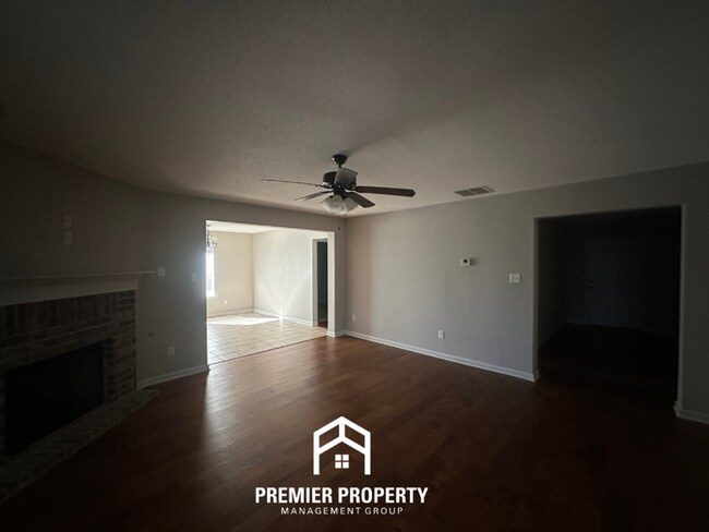 Foto del edificio - 1144 Blake Rd