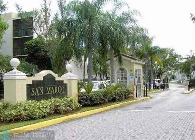 Foto del edificio - 8810 Fontainebleau Blvd