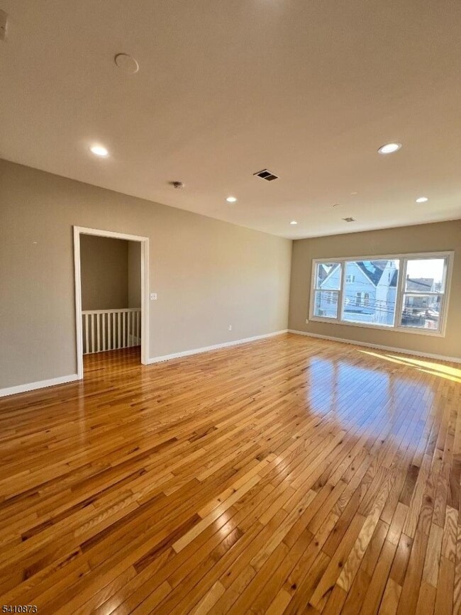 Foto del edificio - 485 E 27th St