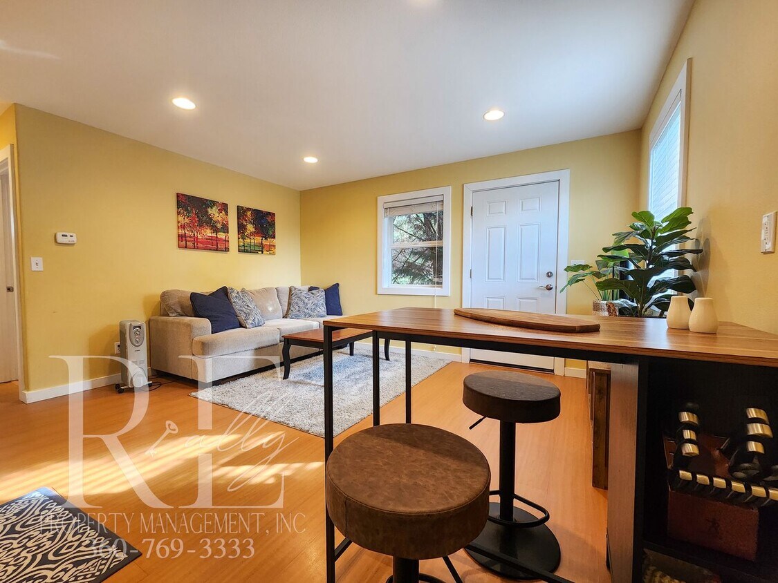 Foto principal - Fully Furnished Well Appointed Home