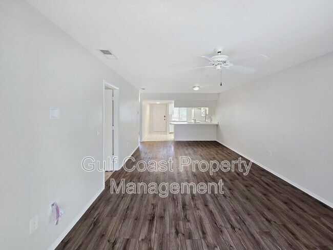 Foto del edificio - 7837 Eagle Creek Dr