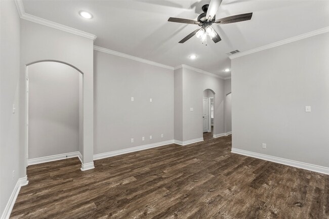 Building Photo - 1301 Brad Kellar Dr