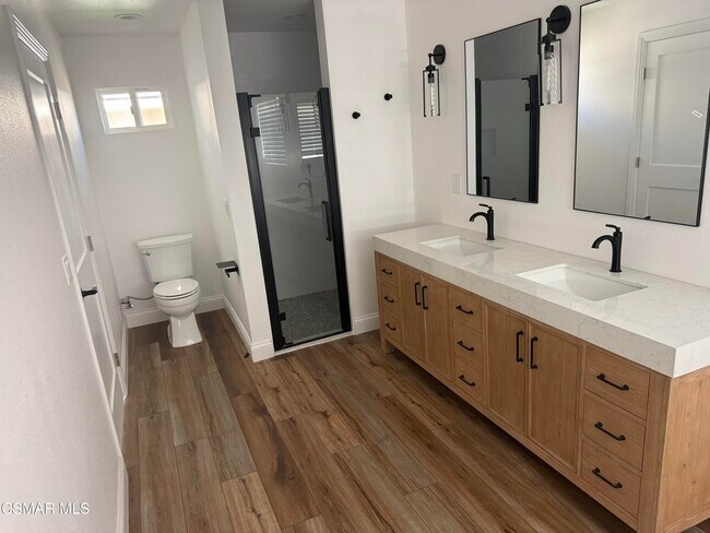 Foto del edificio - 400 N Steckel Dr