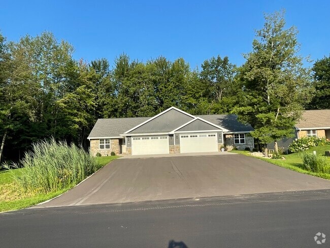 Building Photo - 3581 Veterans Ave