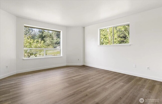 Foto del edificio - Charming 2BR Duplex in Freeland