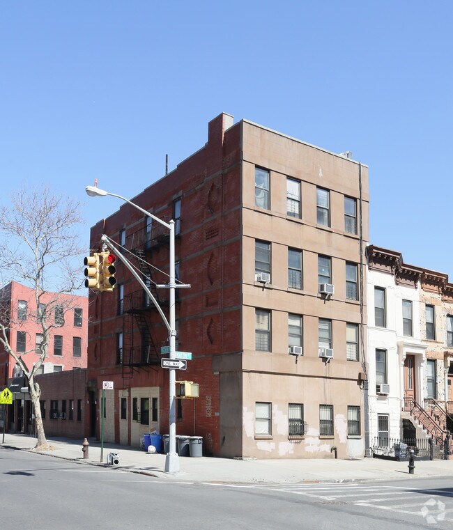 Building Photo - 625 Macon St