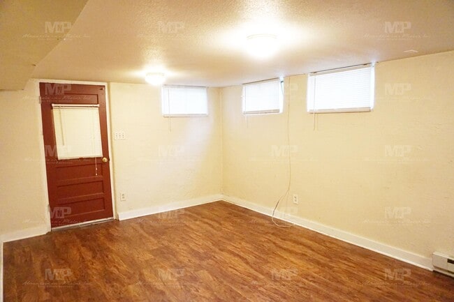 Building Photo - 640 1/2 S Meldrum St