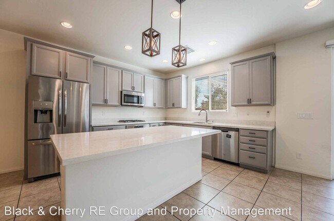 Building Photo - 3 br, 2.5 bath House - 9461 Isla Less Ave