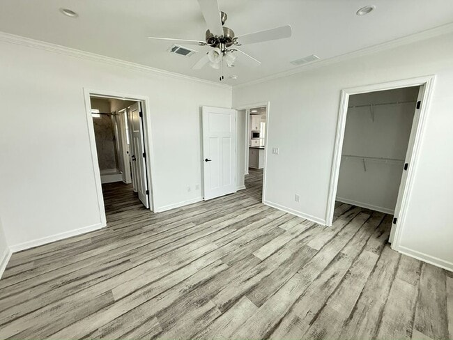 Building Photo - 3638 Vine Trl