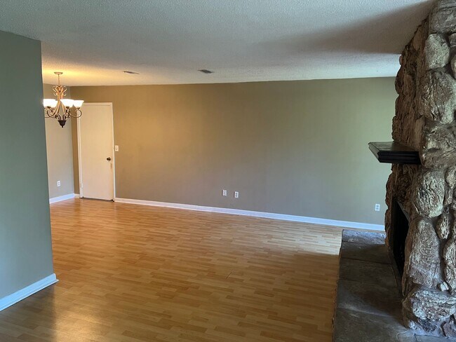Foto del edificio - 203 Courtney Pl