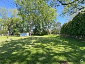 Building Photo - 120 Sunnyside Dr