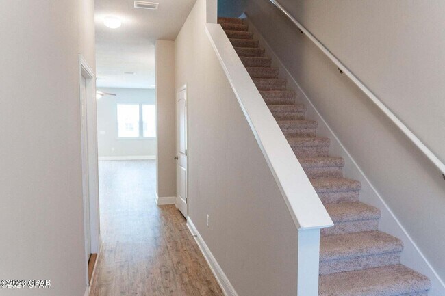 Building Photo - 102 Grand Falls Ln