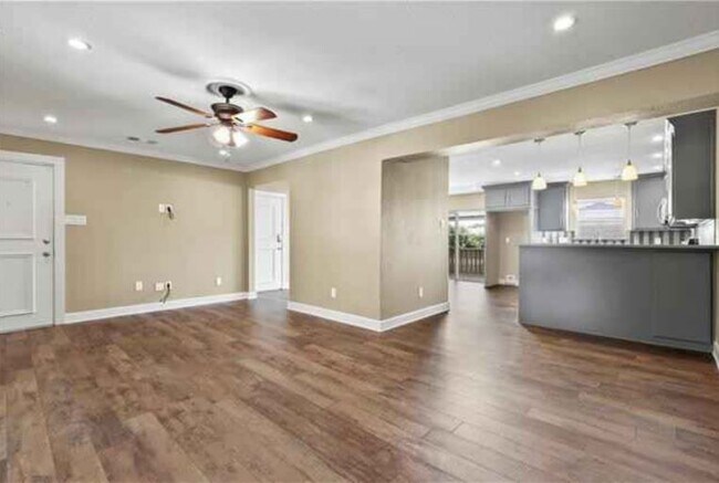 Foto del edificio - 5816 Milton St