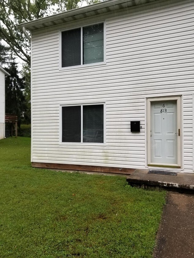 813 Hunt St, Ashland, KY 41101 Townhouse for Rent in Ashland, KY