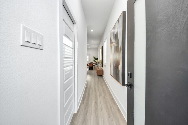 Foto del edificio - 8533 Amadwe St