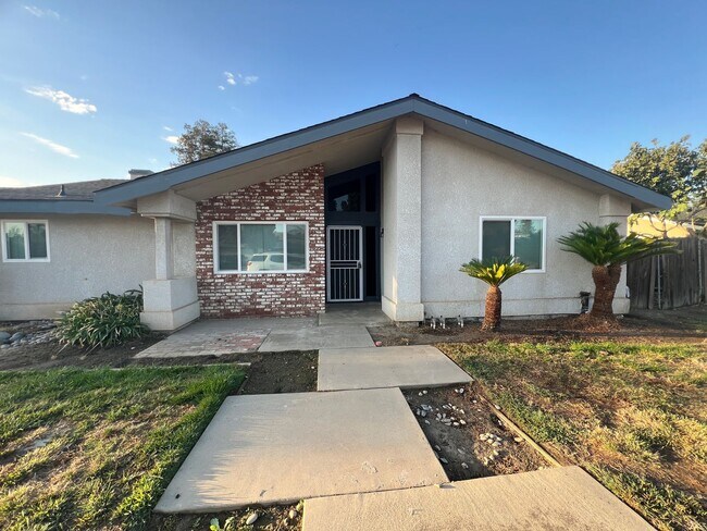 Building Photo - 1597 Kaweah Dr