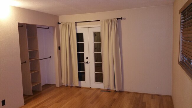 Foto del edificio - 1266 Aikins Way