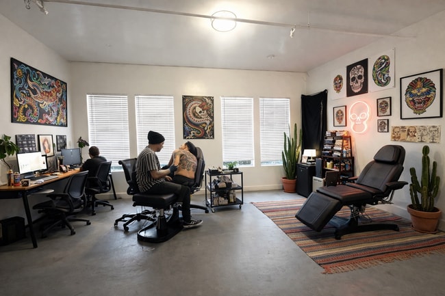 Building Photo - Chapman