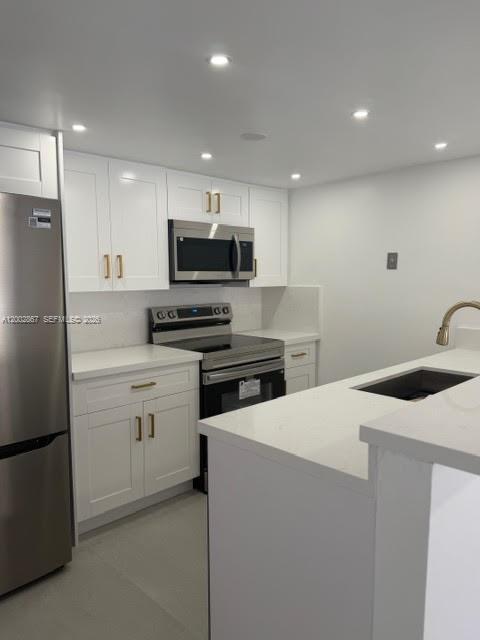 Building Photo - 6870 SW 45th Ln