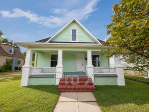 Building Photo - 2110 S Byers Ave