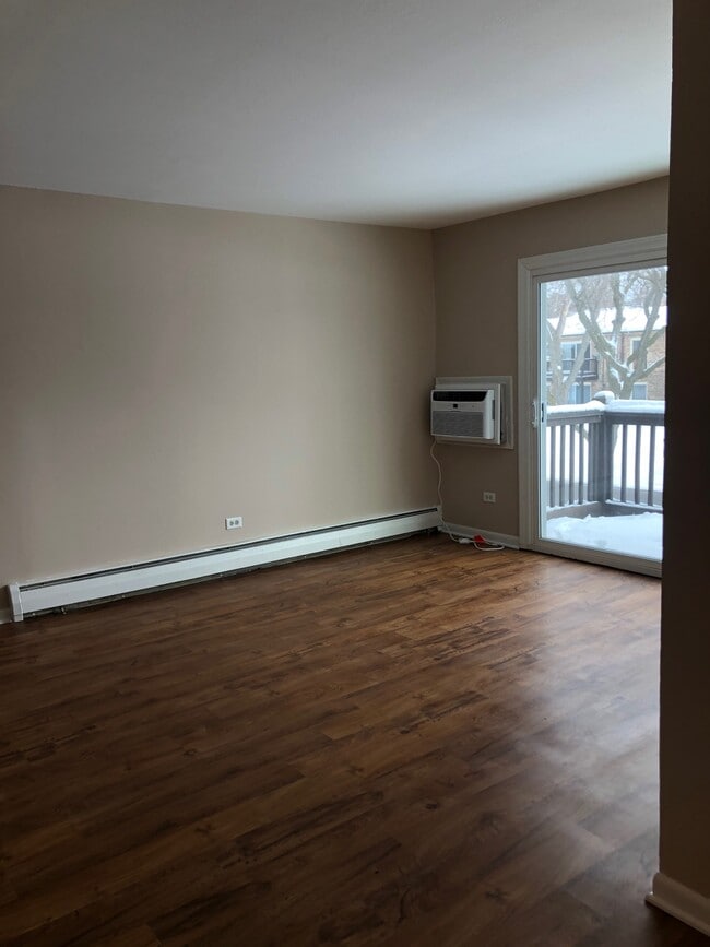 Living Room - 268 N Carter St
