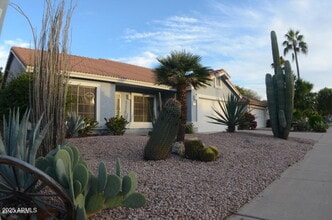Building Photo - 837 N Sailors Way