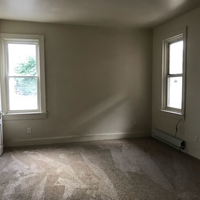 658 W Market St Unit 2R, York, PA 17401 Room for Rent in York, PA