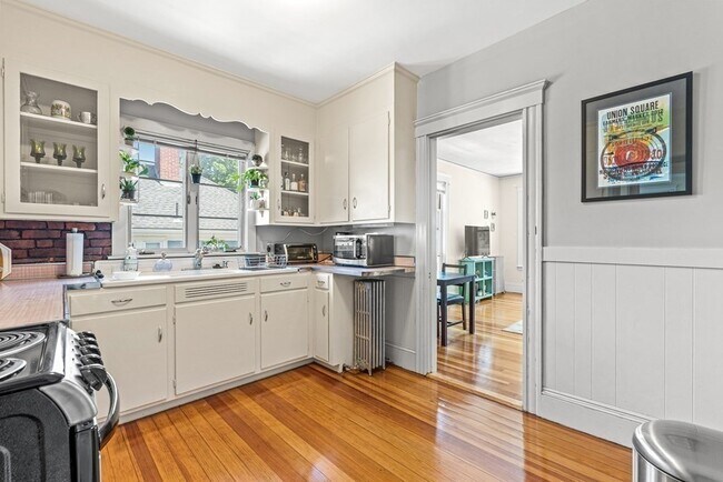 La cocina está al lado de la sala de estar. - 10 Chestnut St