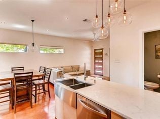 Building Photo - 63 Comal St