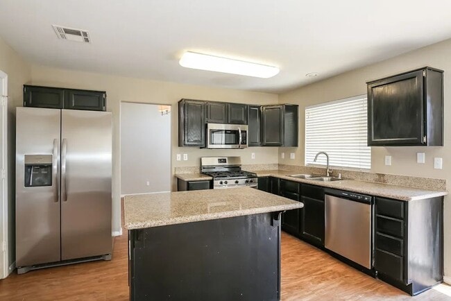 Building Photo - 7460 Sunspot Dr